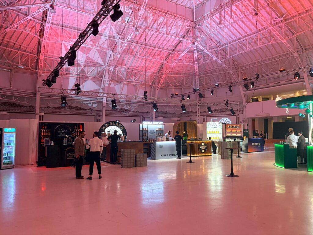 Evenementruimte in Palazzo del Ghiaccio met barren